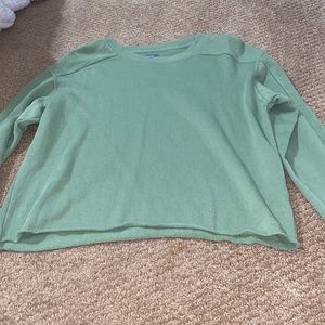 Green long sleeve sorta crop top